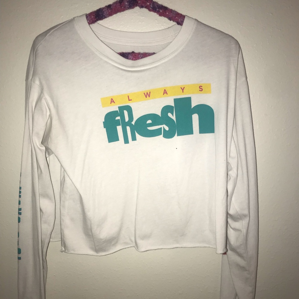 Cropped long sleeve shirt